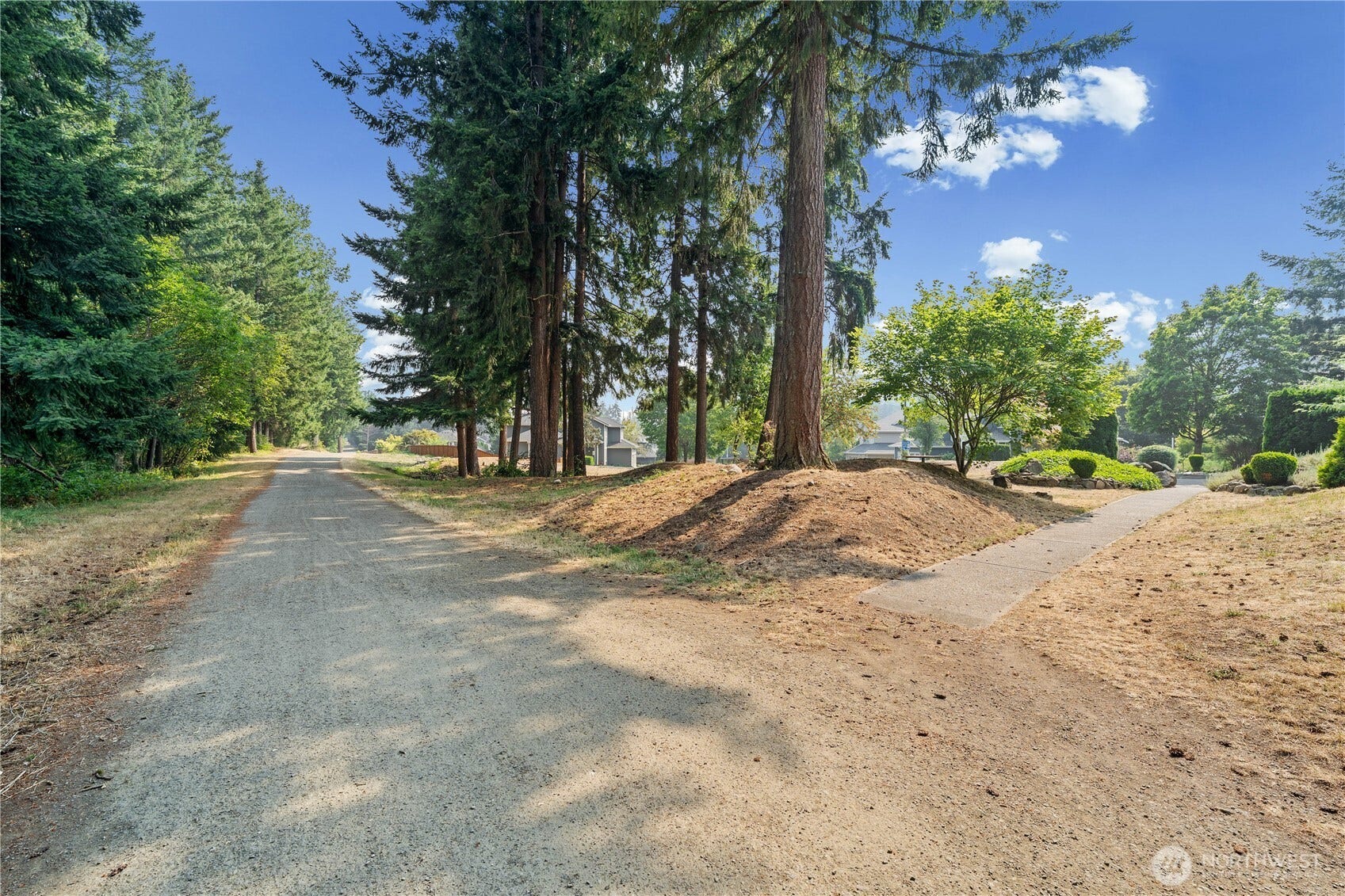 Here you see the trail access point, from within the Wilderness Summit Community Park, that leads you to the ultimate walking trail: the Cedar to Green River Trail system! It features a 3+ mile trail that connects the   Cedar River Trail to Lake Wilderness Lake and Park! And there are plans to further their distance!