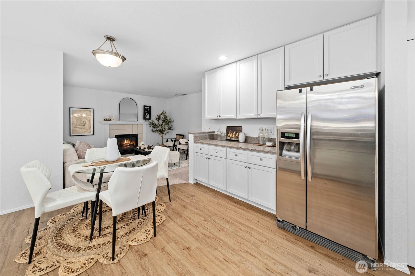 Enjoy gathering with those you love as they sit at the eating space or join in on the conversation from the family room!