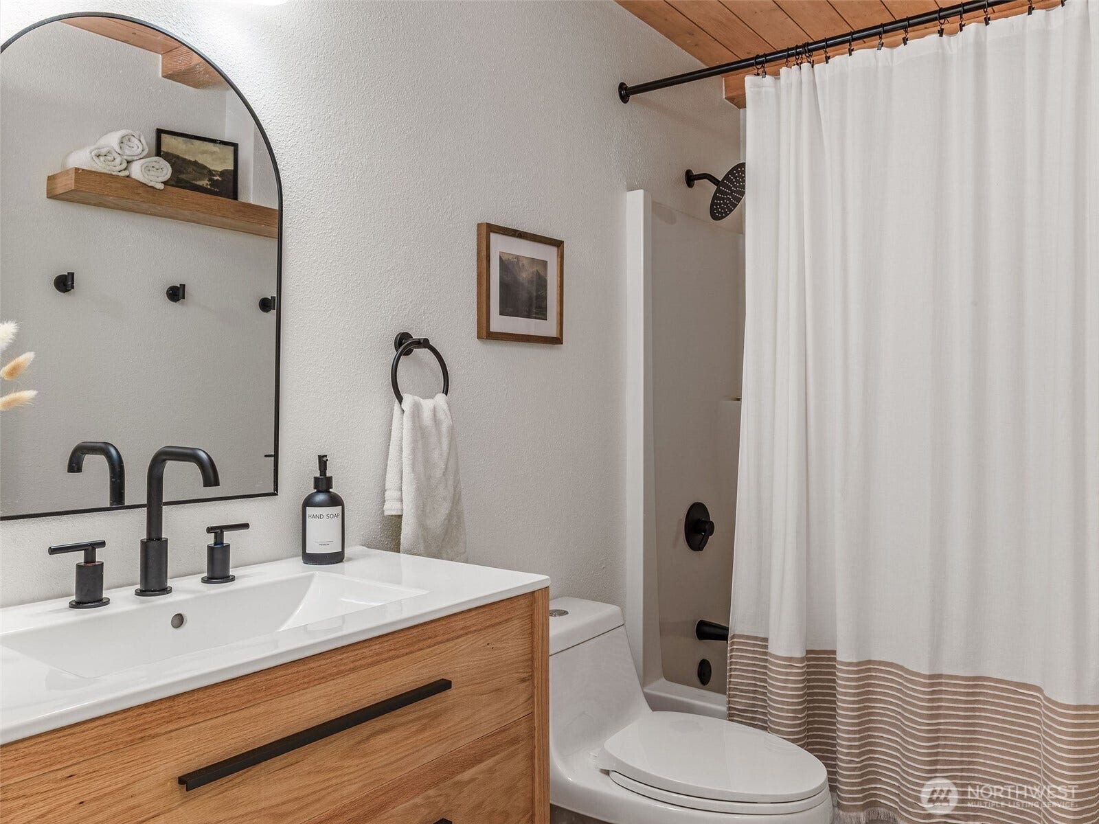 171 Rhododendren Lane, Brinnon, WA 98320