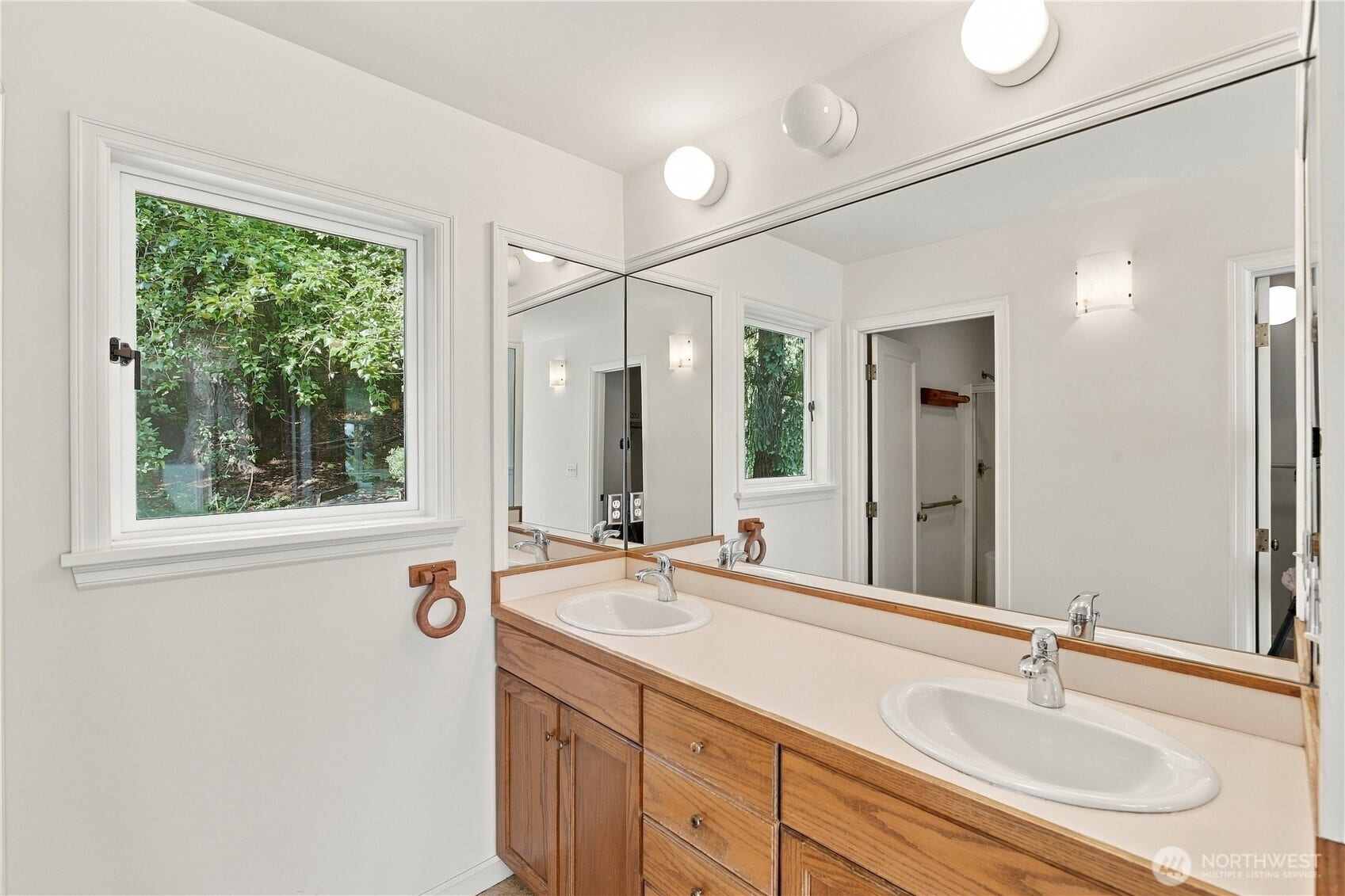 8239 E Mercer Way, Mercer Island, WA 98040