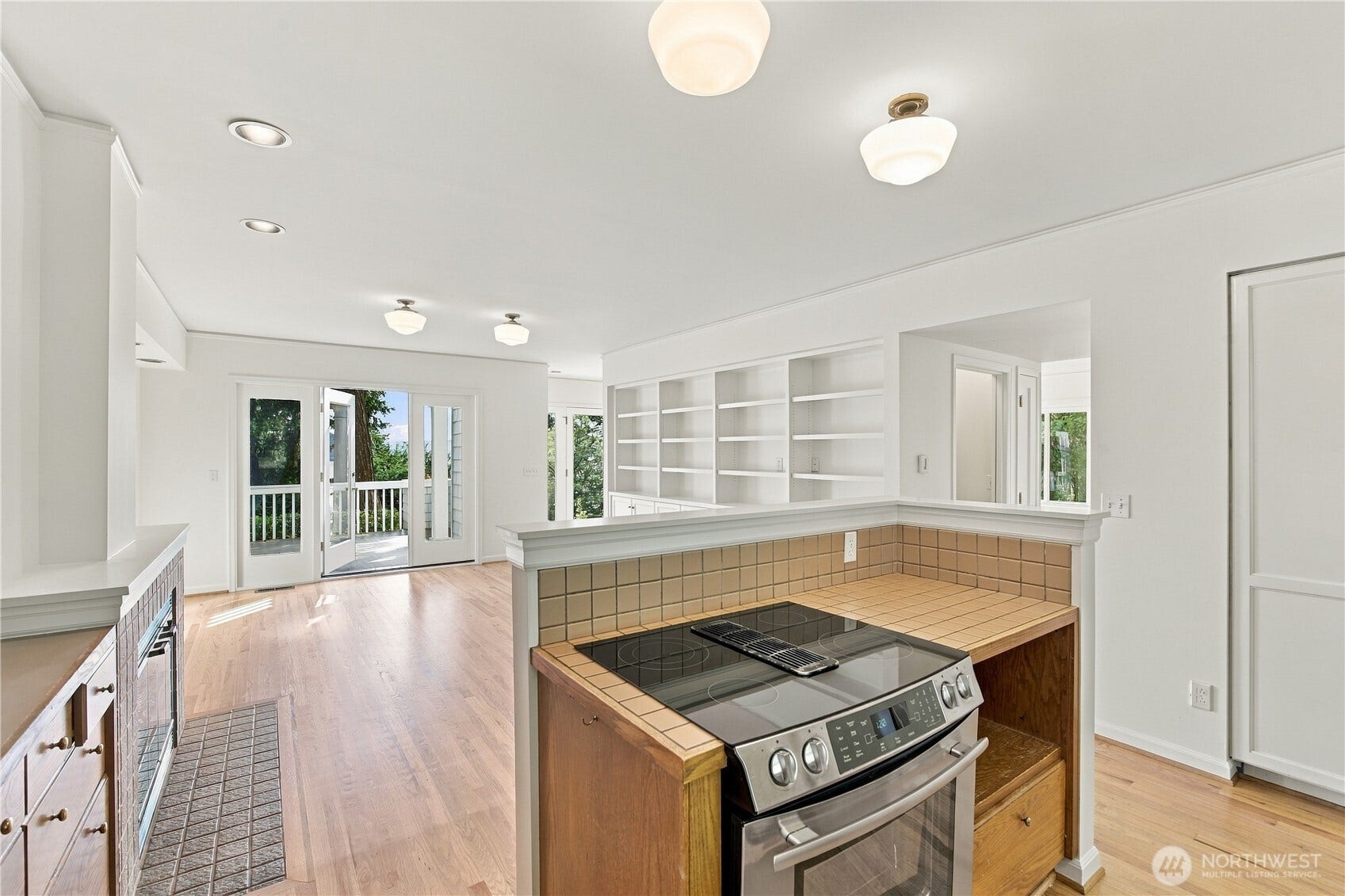 8239 E Mercer Way, Mercer Island, WA 98040