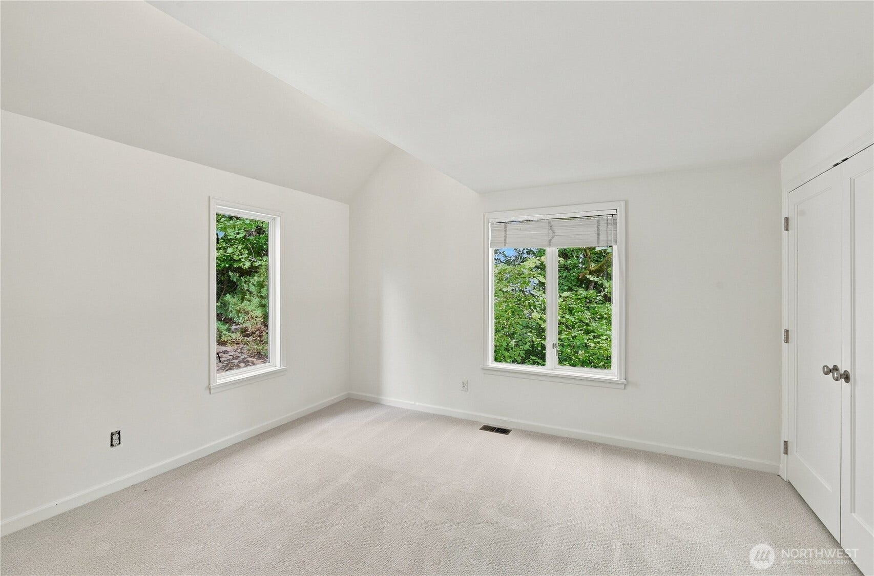 8239 E Mercer Way, Mercer Island, WA 98040