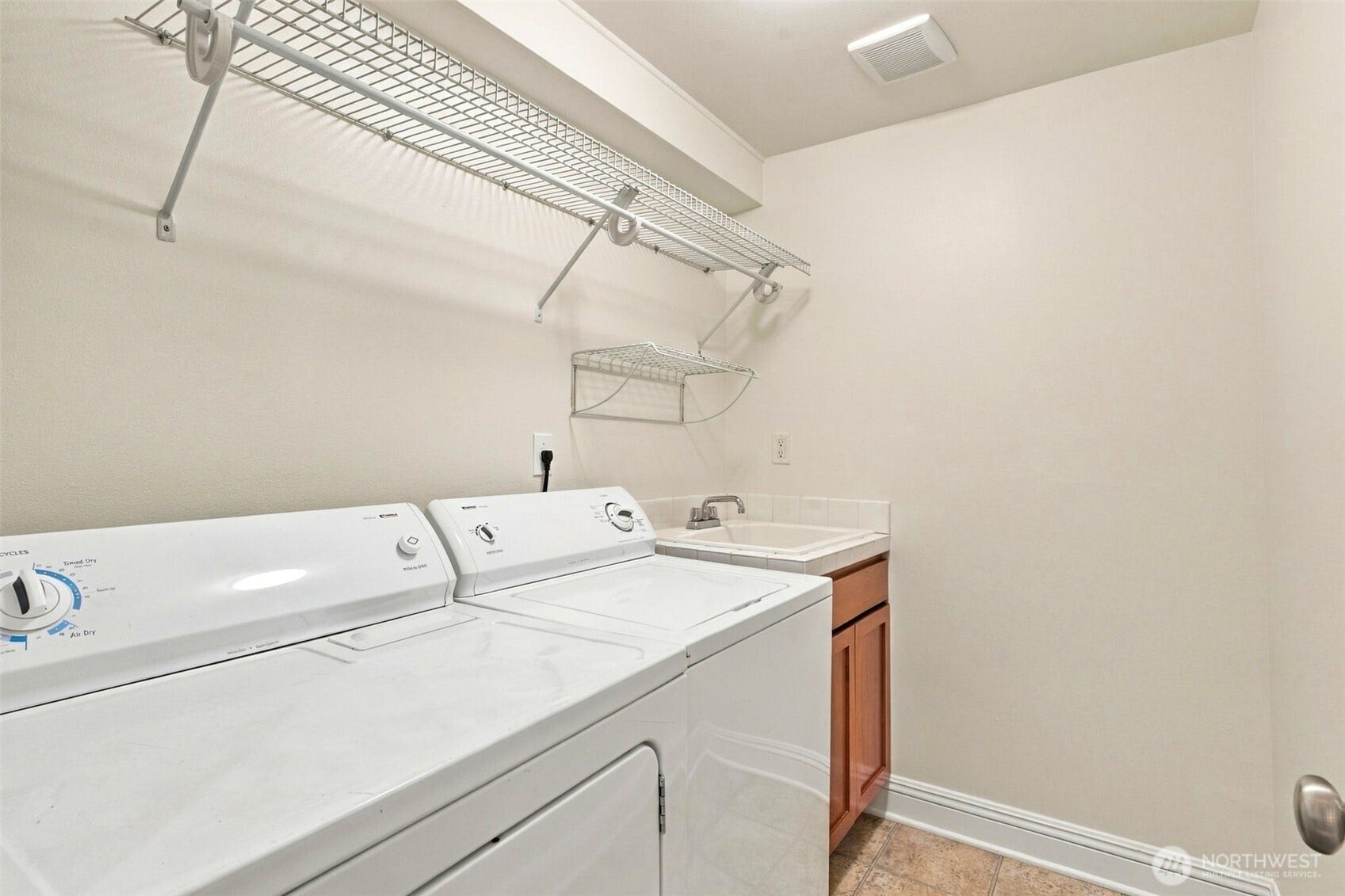 337 N 105th Street, #A, Seattle, WA 98133 337 N 105th Street, #A, Seattle, WA 98133