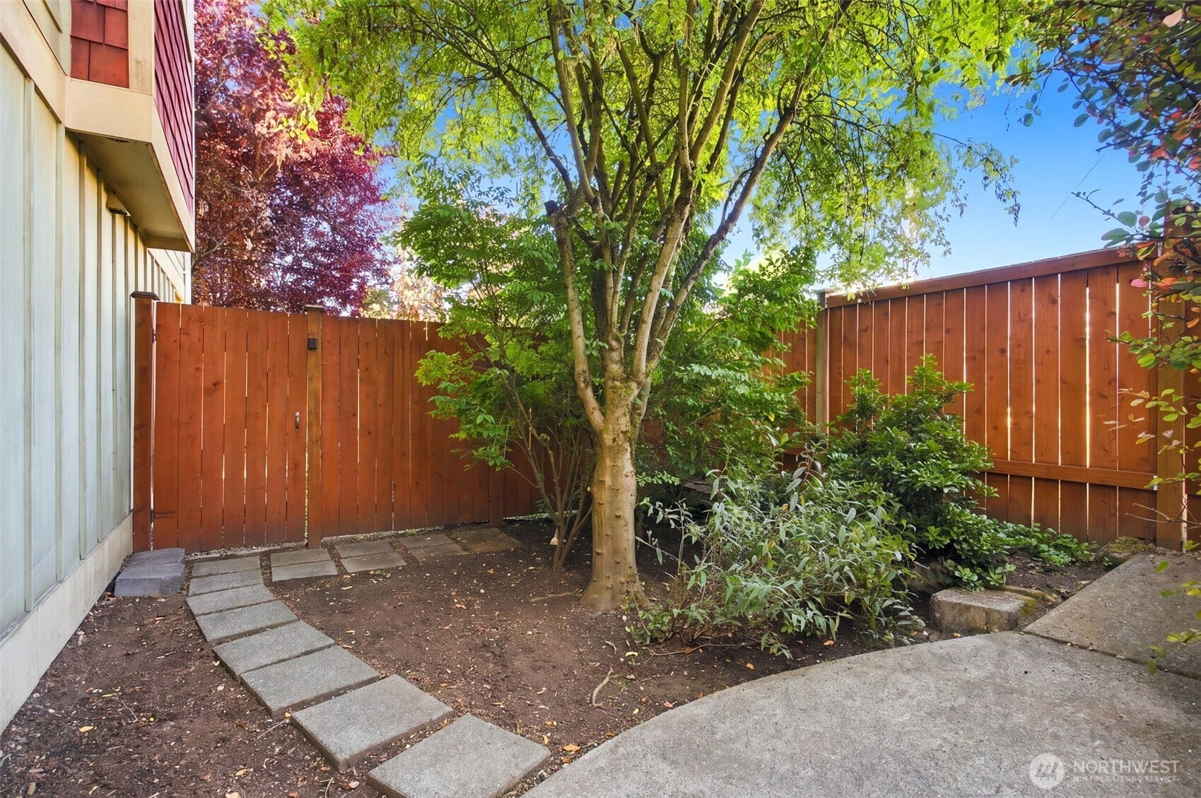 337 N 105th Street, #A, Seattle, WA 98133 337 N 105th Street, #A, Seattle, WA 98133