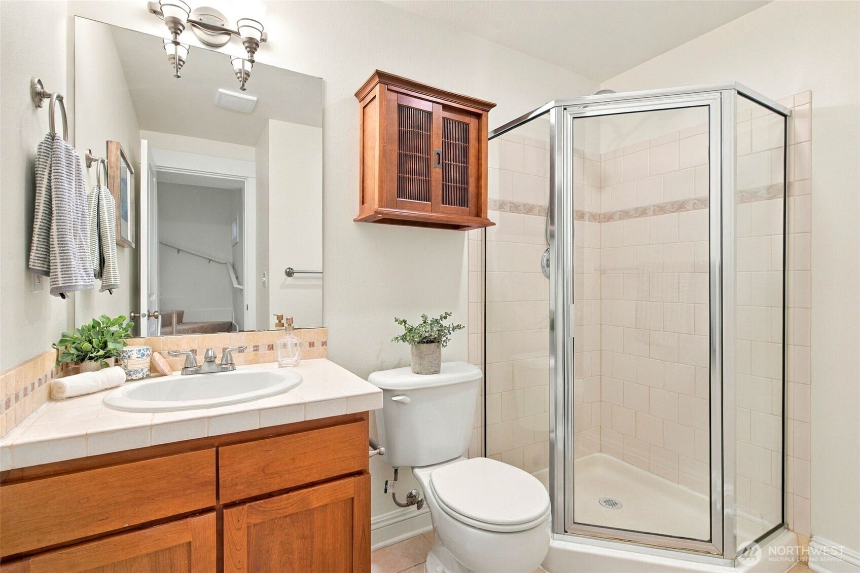 337 N 105th Street, #A, Seattle, WA 98133 337 N 105th Street, #A, Seattle, WA 98133