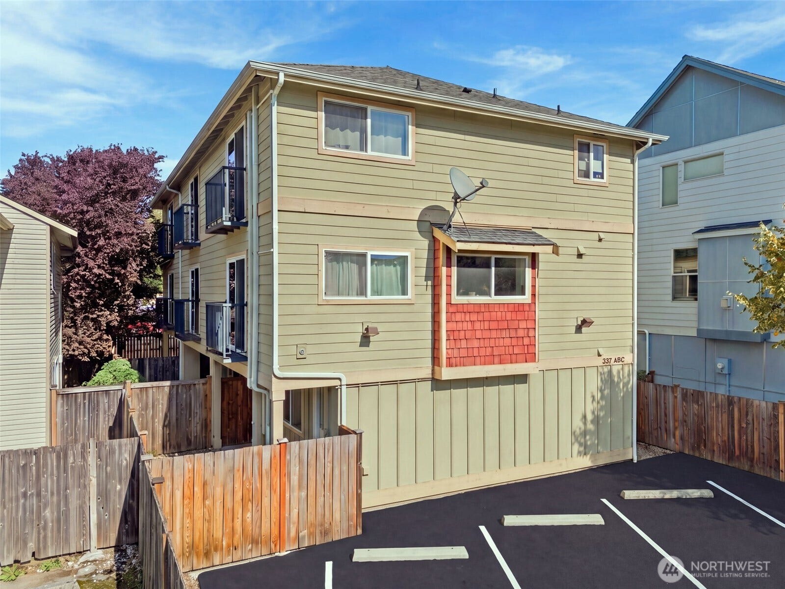 337 N 105th Street, #A, Seattle, WA 98133 337 N 105th Street, #A, Seattle, WA 98133