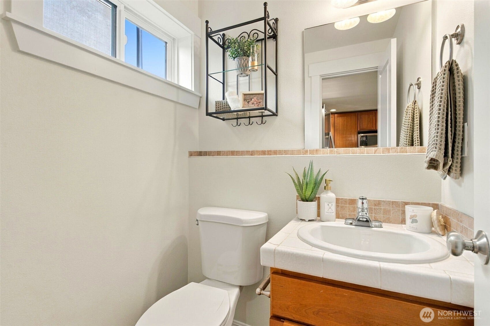 337 N 105th Street, #A, Seattle, WA 98133 337 N 105th Street, #A, Seattle, WA 98133