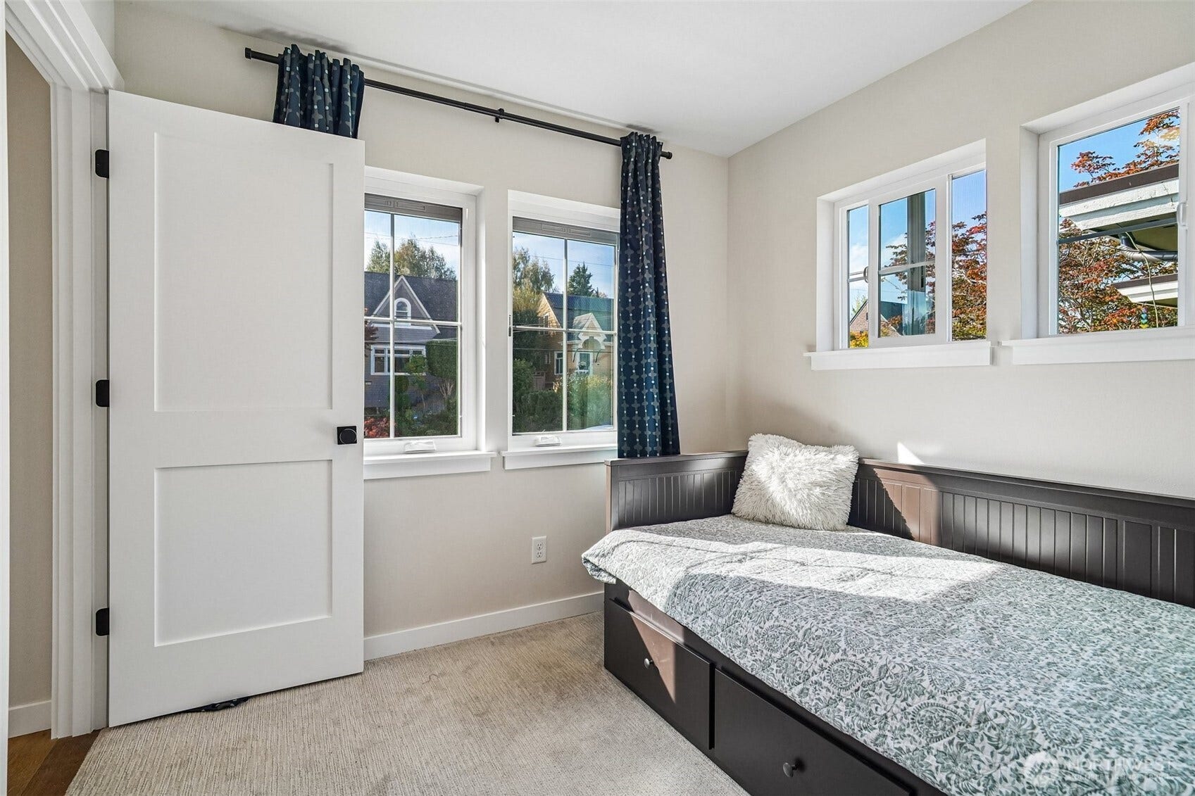 7000 32nd Avenue NW, #C, Seattle, WA 98117