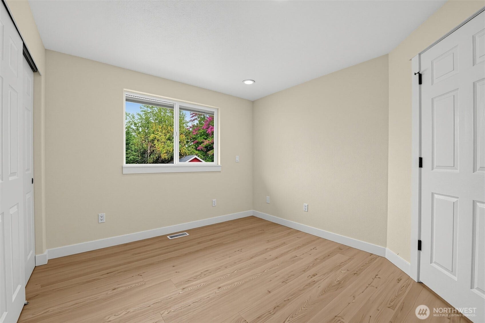 24210 102nd Avenue Ct E, Graham, WA 98338 bedroom