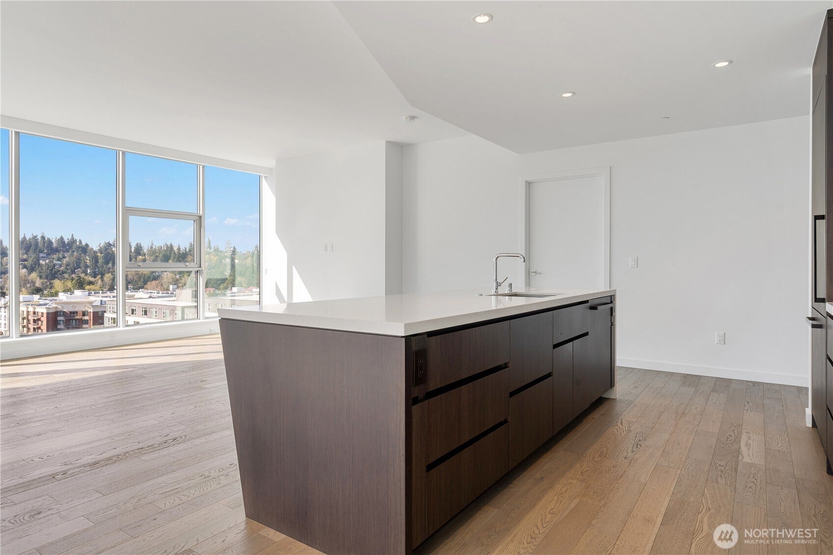 188 bellevue Way NE, #805, Bellevue, WA 98004 .