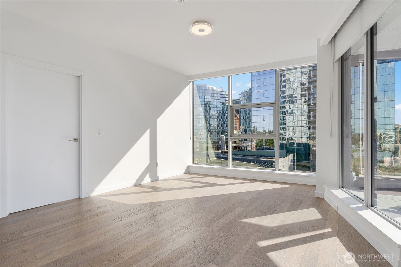 188 bellevue Way NE, #805, Bellevue, WA 98004 .