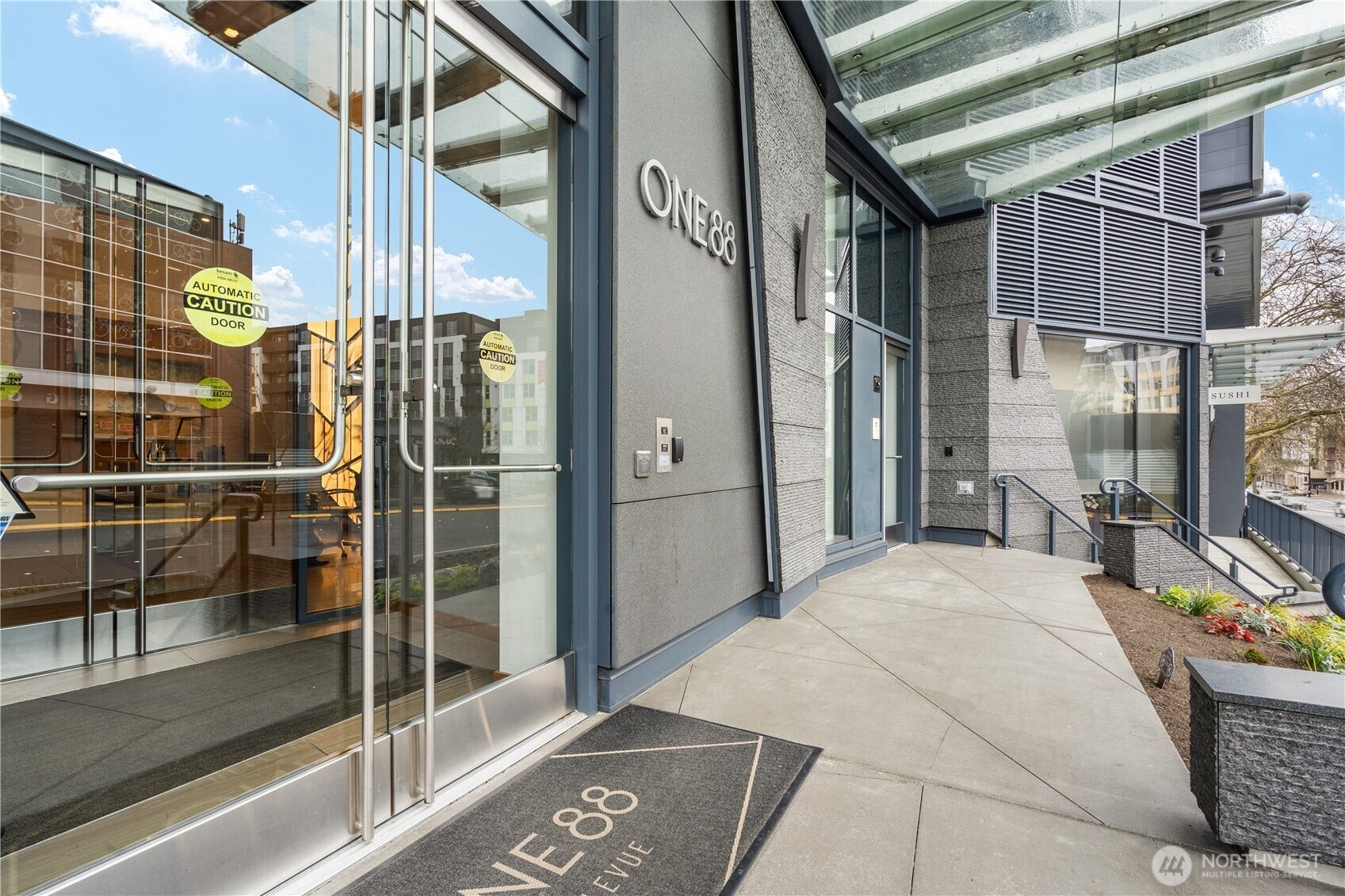 188 bellevue Way NE, #805, Bellevue, WA 98004 .