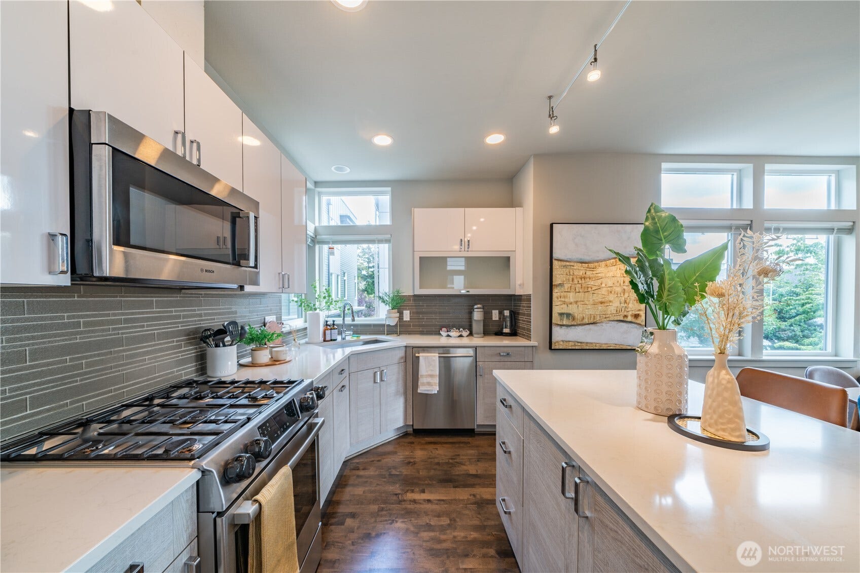 6211 9th Avenue NE, #A, Seattle, WA 98115 6211 9th Avenue NE, #A, Seattle, WA 98115