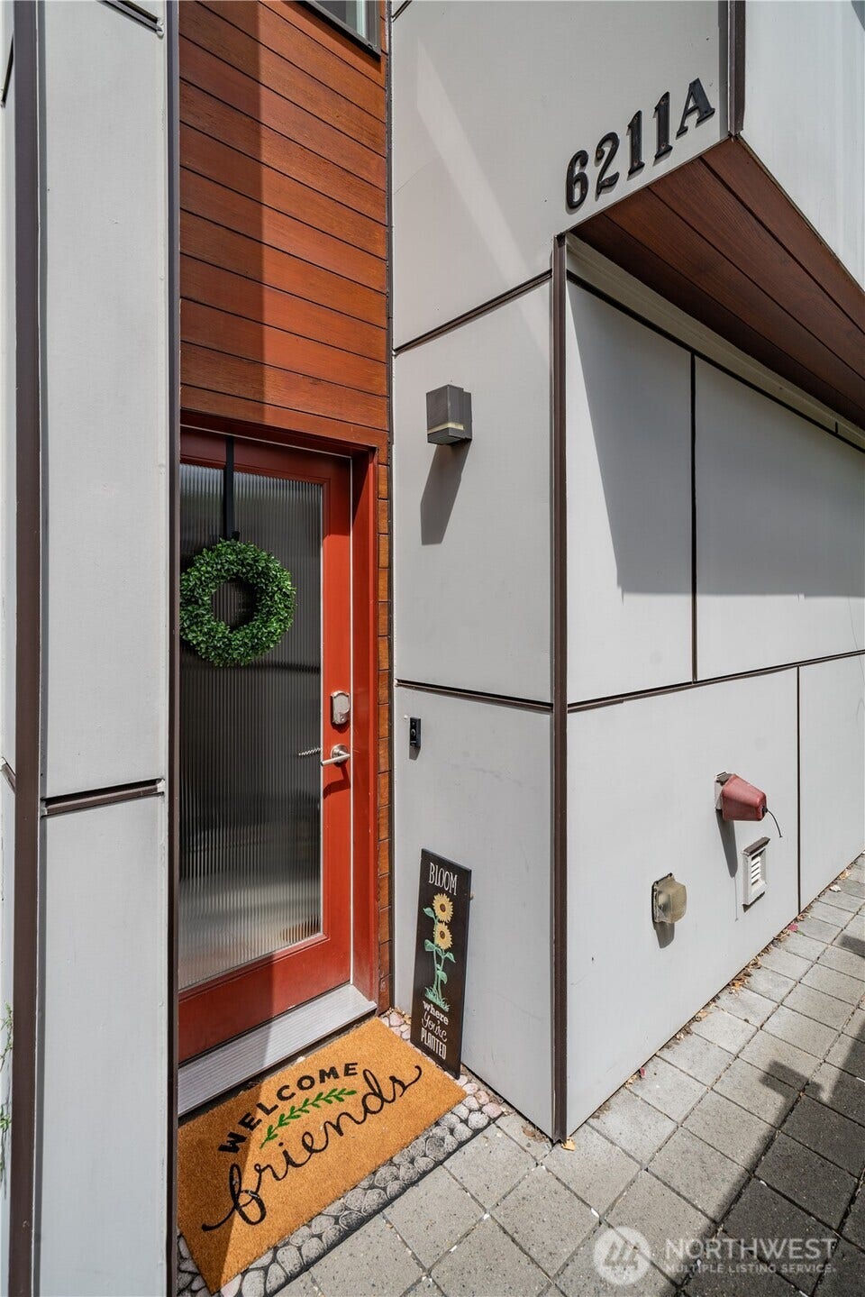 6211 9th Avenue NE, #A, Seattle, WA 98115 6211 9th Avenue NE, #A, Seattle, WA 98115