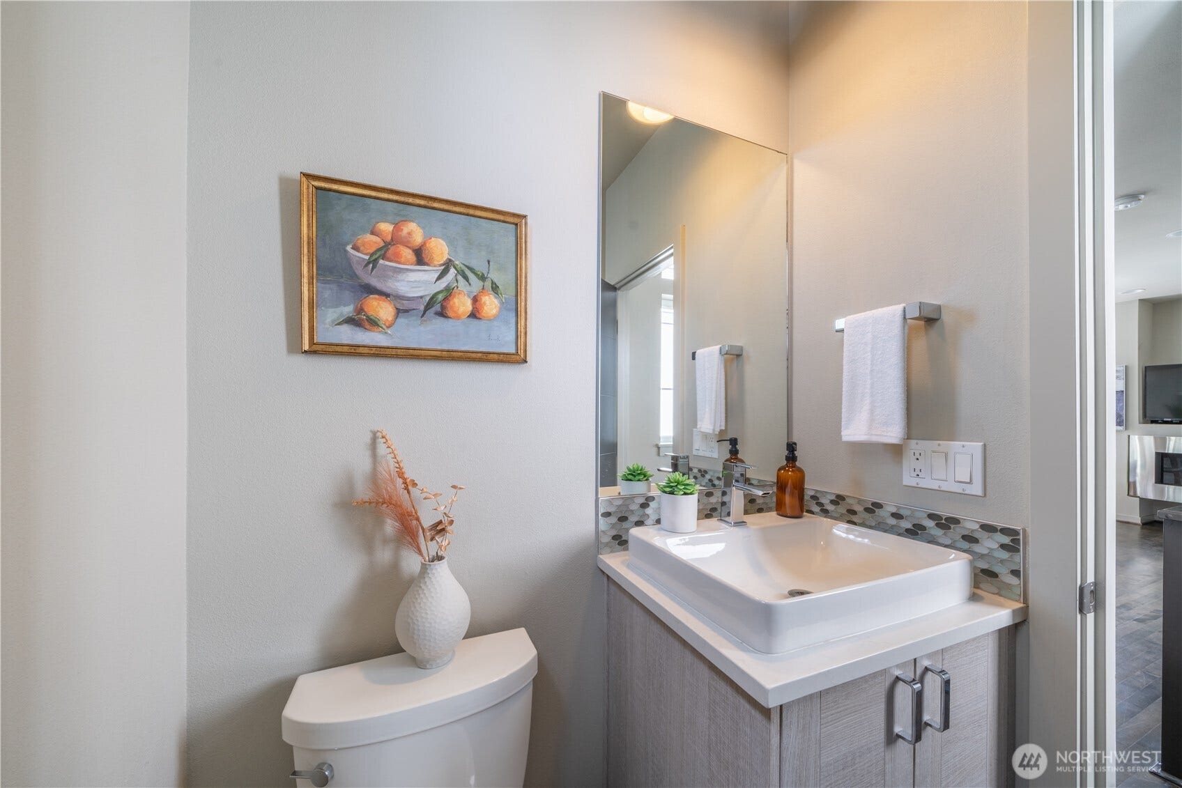 6211 9th Avenue NE, #A, Seattle, WA 98115 6211 9th Avenue NE, #A, Seattle, WA 98115