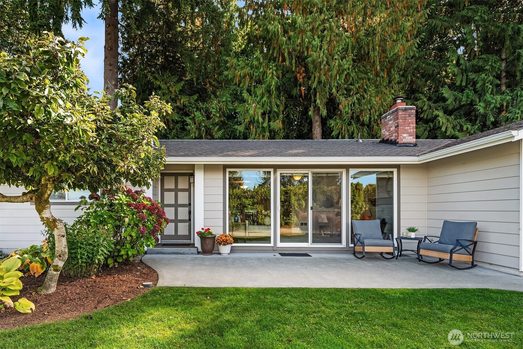 12824 141st Place SE, Snohomish, WA 98290 Welcome to your new home your future starts here!