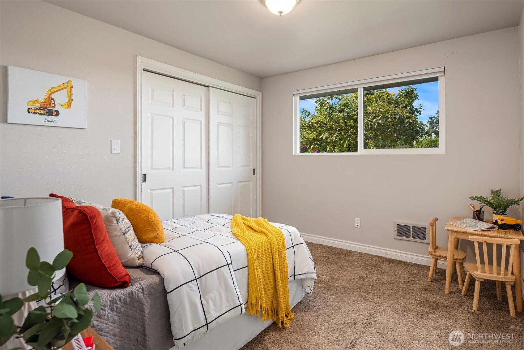 12824 141st Place SE, Snohomish, WA 98290 Spacious additional bedroom provides plenty of room for play or school work.