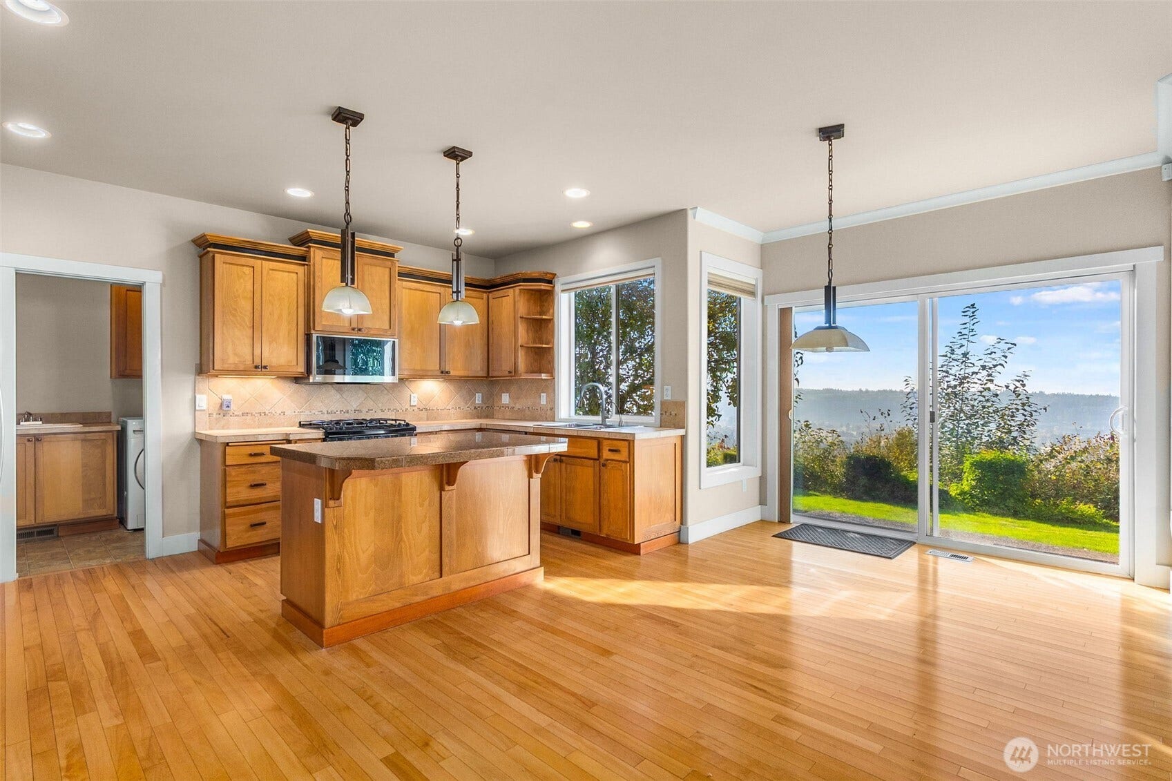 10705 176th Avenue E, Bonney Lake, WA 98391 Kitchen