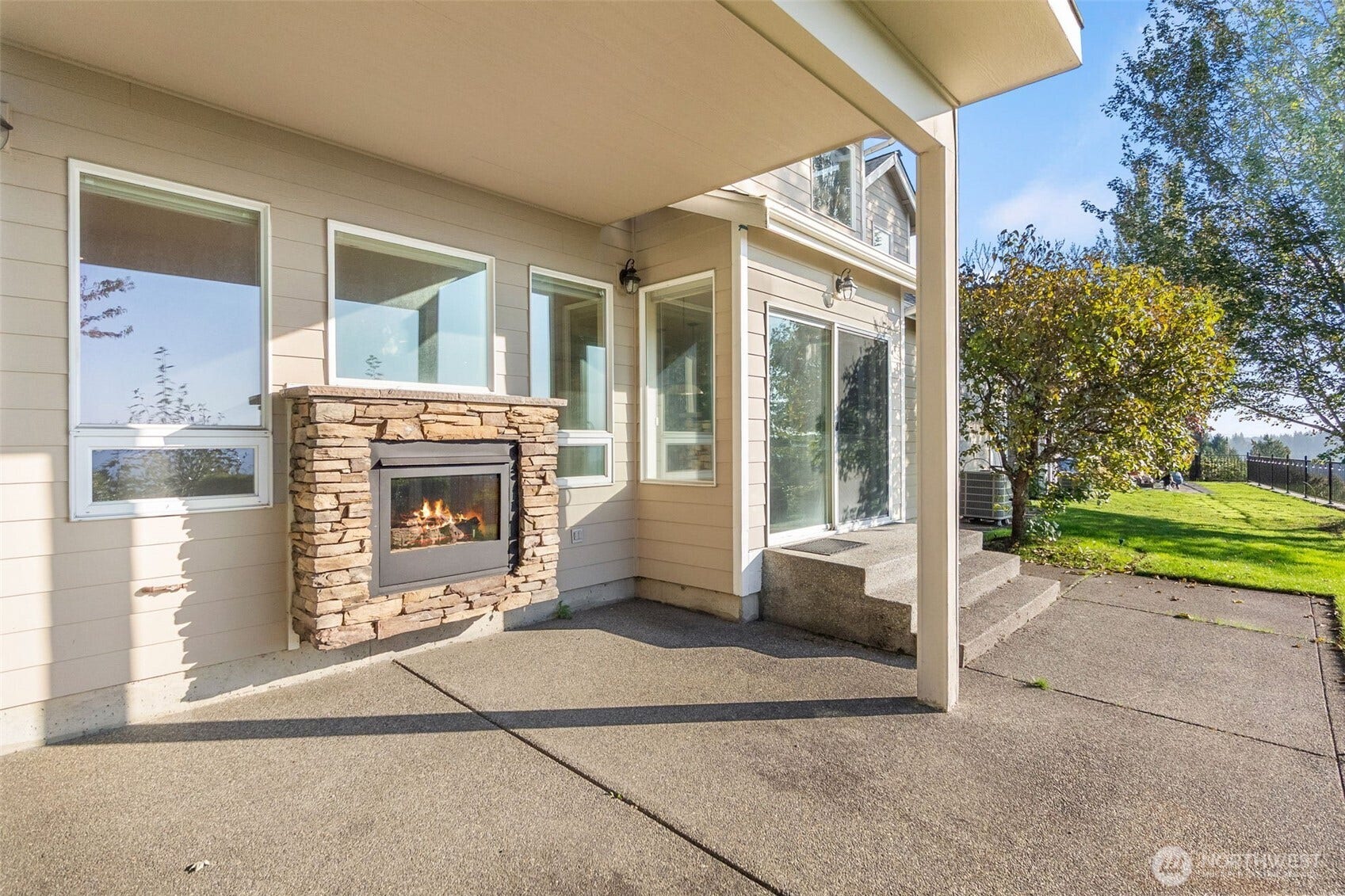 10705 176th Avenue E, Bonney Lake, WA 98391 Patio exterior Fireplace