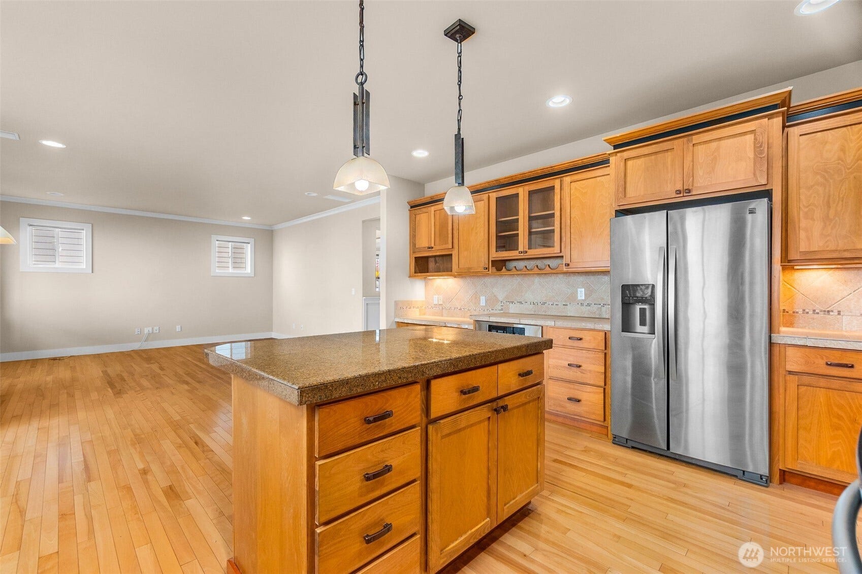 10705 176th Avenue E, Bonney Lake, WA 98391 Kitchen Island