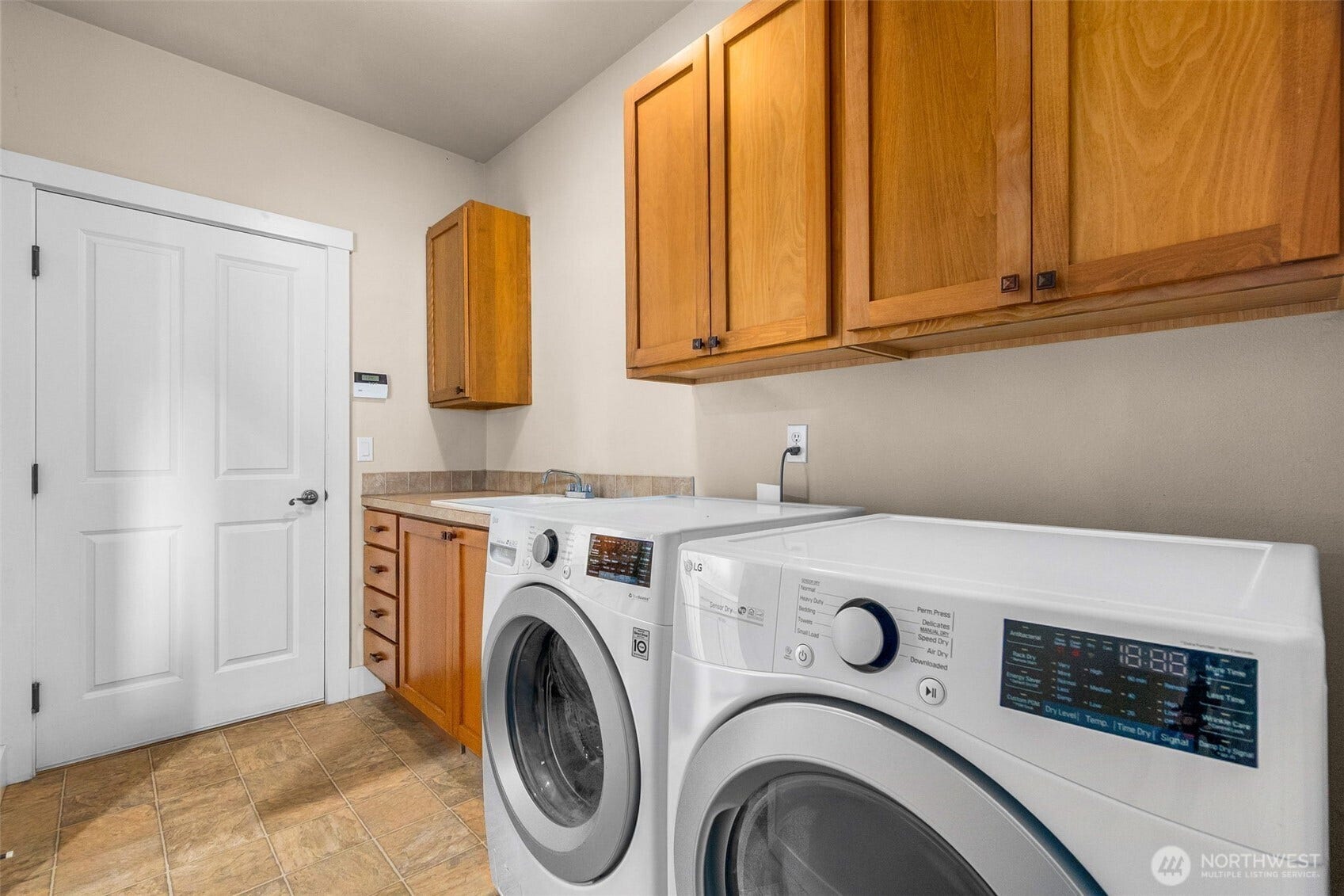 10705 176th Avenue E, Bonney Lake, WA 98391 Laundry Room Main floor