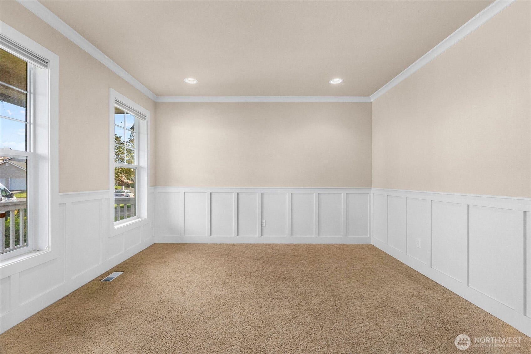 10705 176th Avenue E, Bonney Lake, WA 98391 Living room