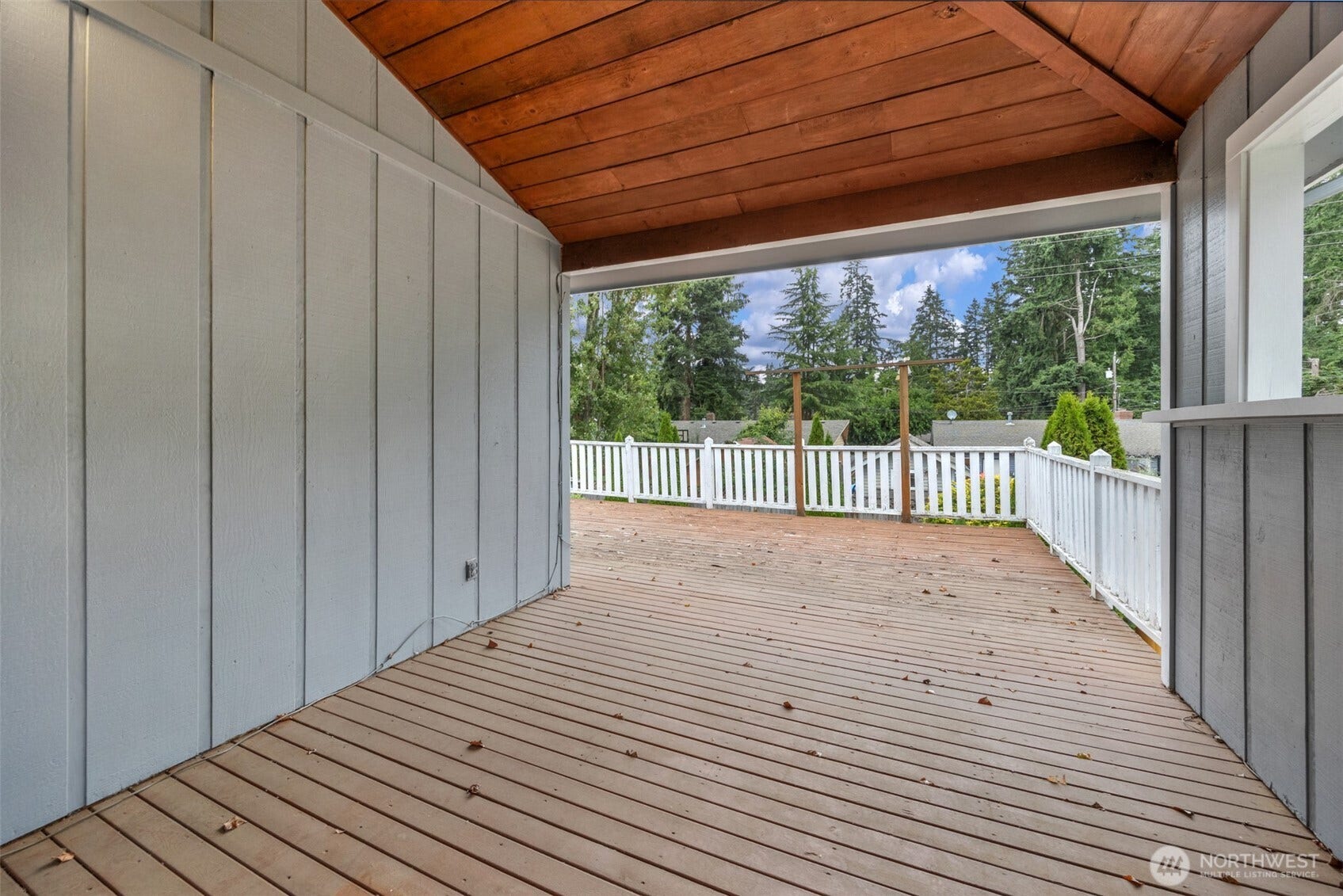 824 NE 194th Street, Shoreline, WA 98155 10 X 10 covered deck off the bonus room