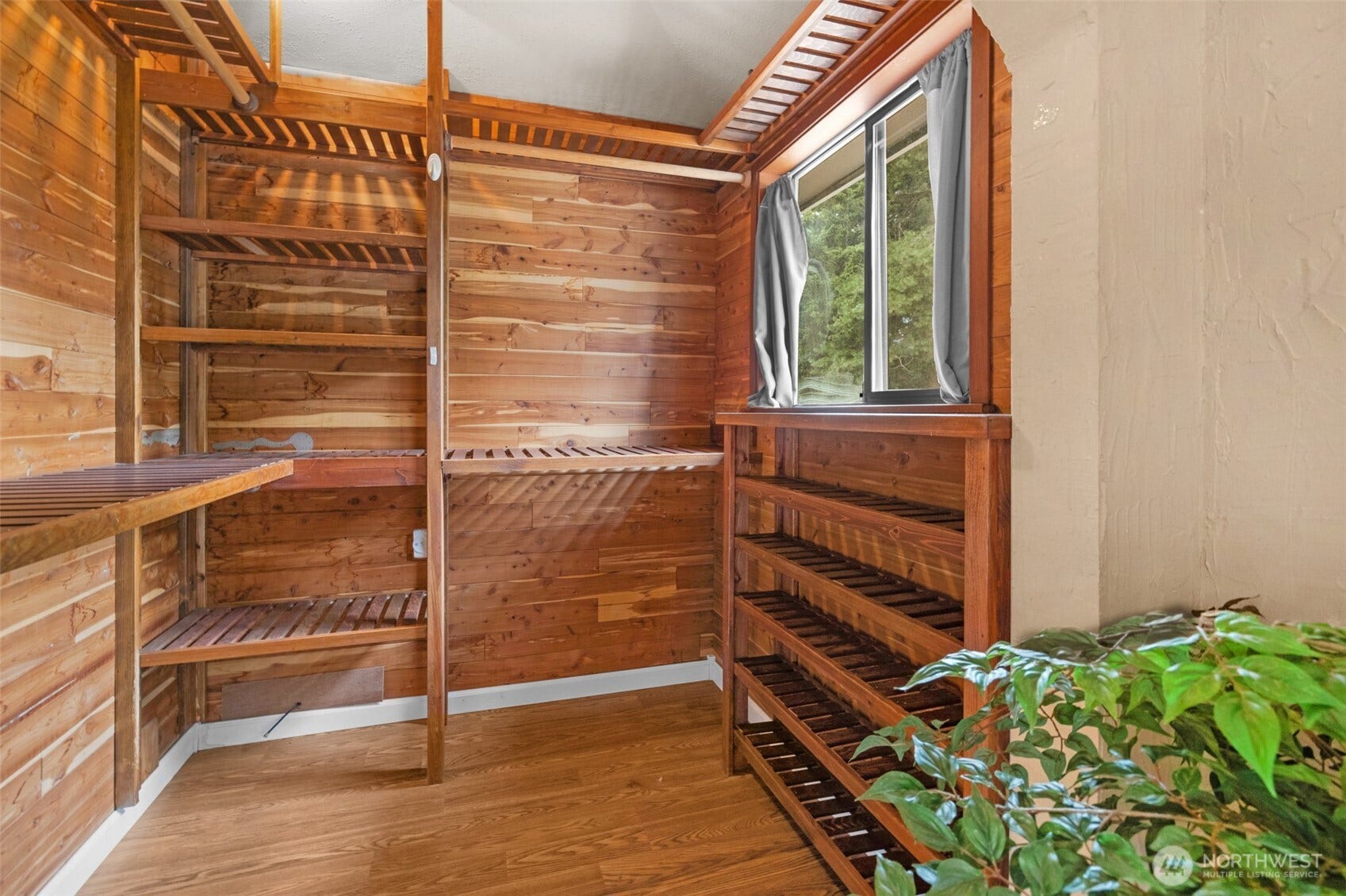 824 NE 194th Street, Shoreline, WA 98155 Primary suite walk-in closet