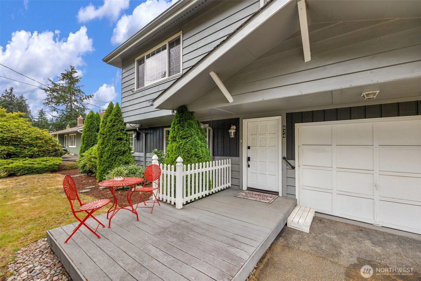 824 NE 194th Street, Shoreline, WA 98155 Inviting TREX style front porch