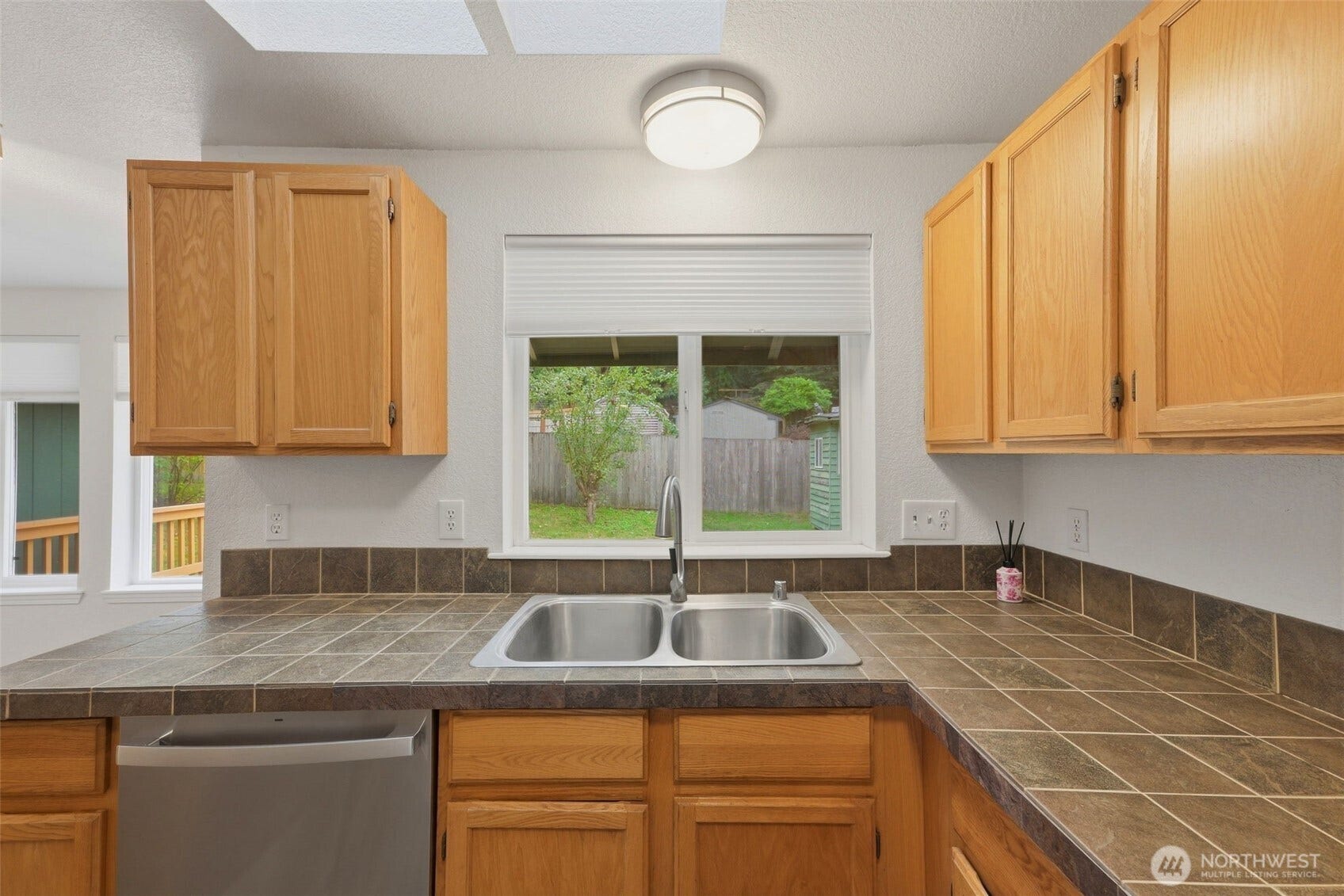 1309 Scarlet Oak Drive SE, Lacey, WA 98503 1309 Scarlet Oak Drive SE, Lacey, WA 98503