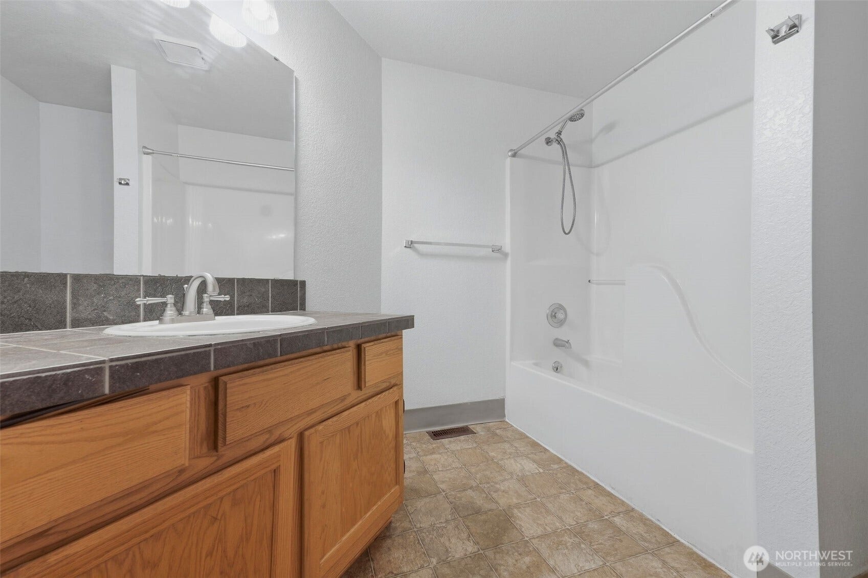 1309 Scarlet Oak Drive SE, Lacey, WA 98503 1309 Scarlet Oak Drive SE, Lacey, WA 98503