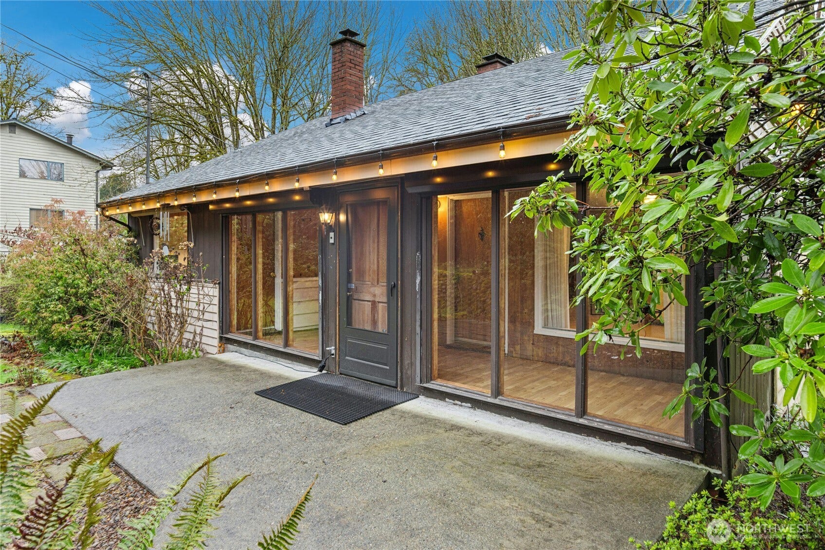 6526 NE 198th Street, Kenmore, WA 98028 Front entry.
