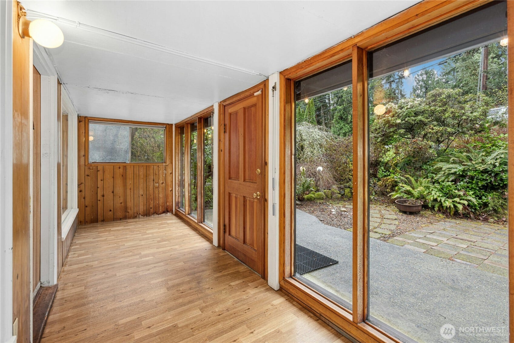 6526 NE 198th Street, Kenmore, WA 98028 Enclosed porch.