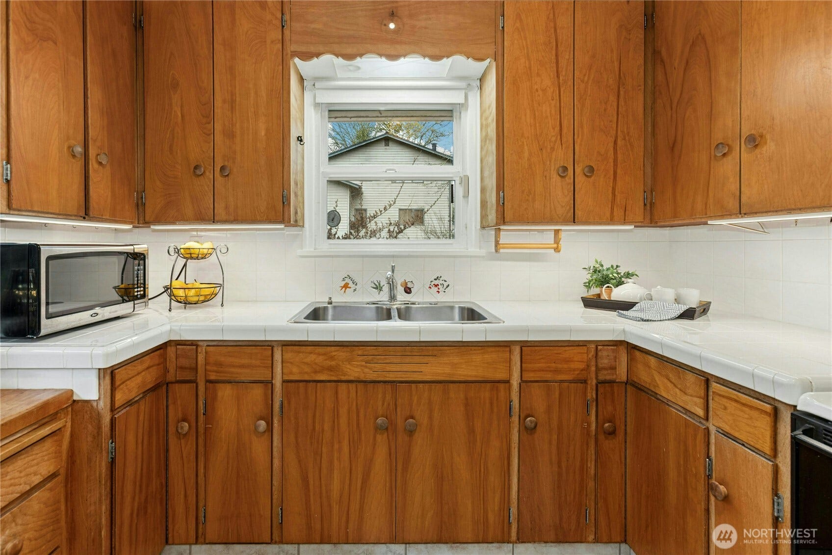 6526 NE 198th Street, Kenmore, WA 98028 6526 NE 198th Street, Kenmore, WA 98028
