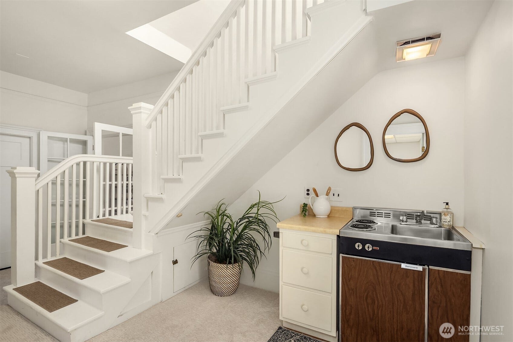 1103 E Hamlin Street, Seattle, WA 98102