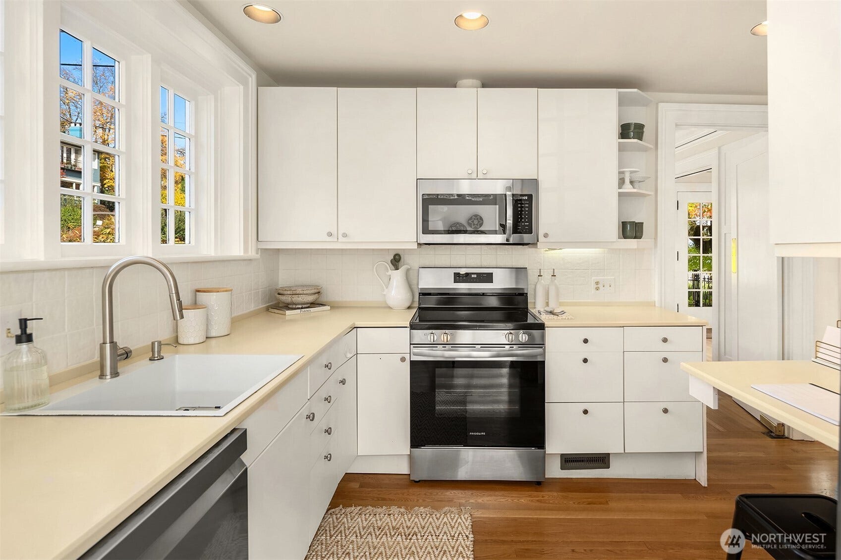 1103 E Hamlin Street, Seattle, WA 98102