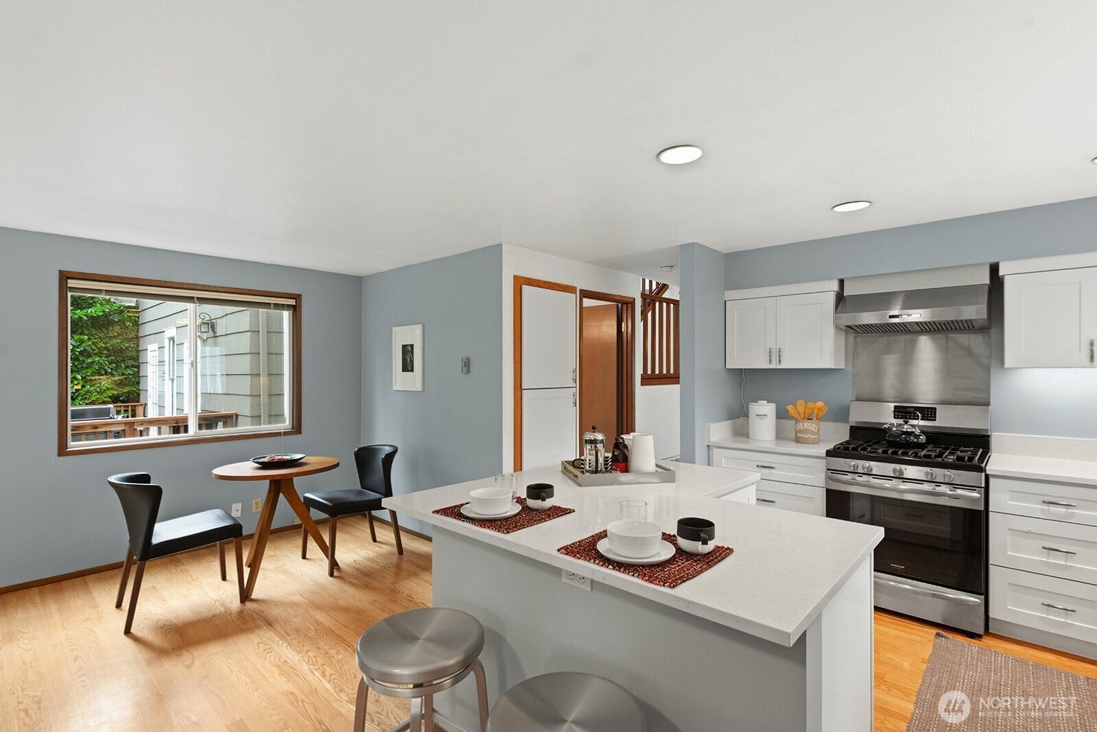 7548 Ravenna Avenue NE, Seattle, WA 98115 7548 Ravenna Avenue NE, Seattle, WA 98115