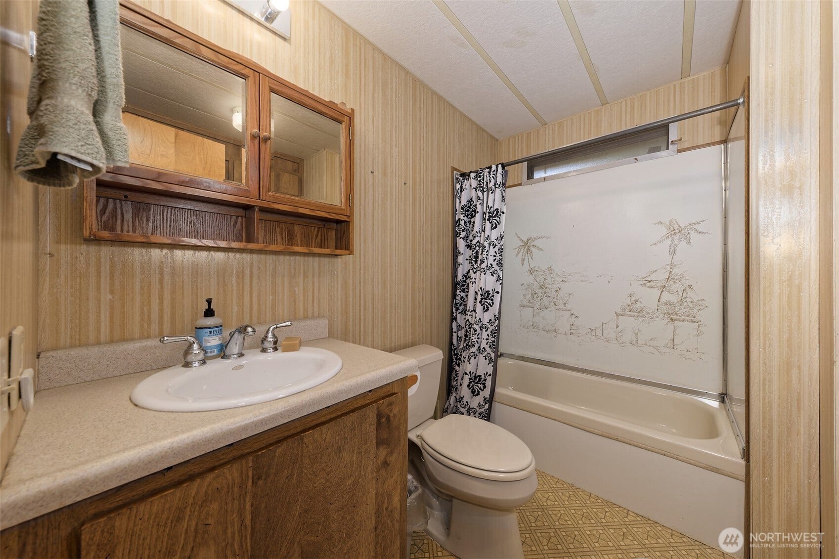 140 N Spindrift Drive, Lilliwaup, WA 98555 140 N Spindrift Drive, Lilliwaup, WA 98555