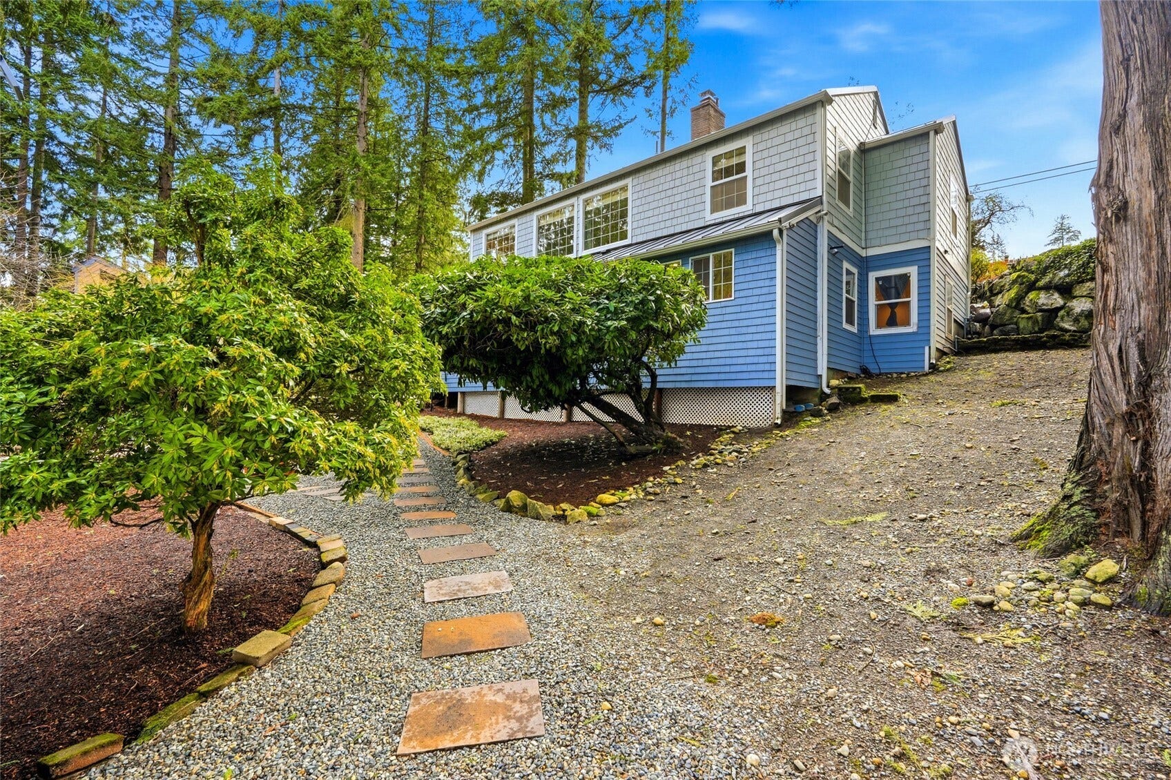 16714 SE Newport Way, Bellevue, WA 98006 Check out this property!