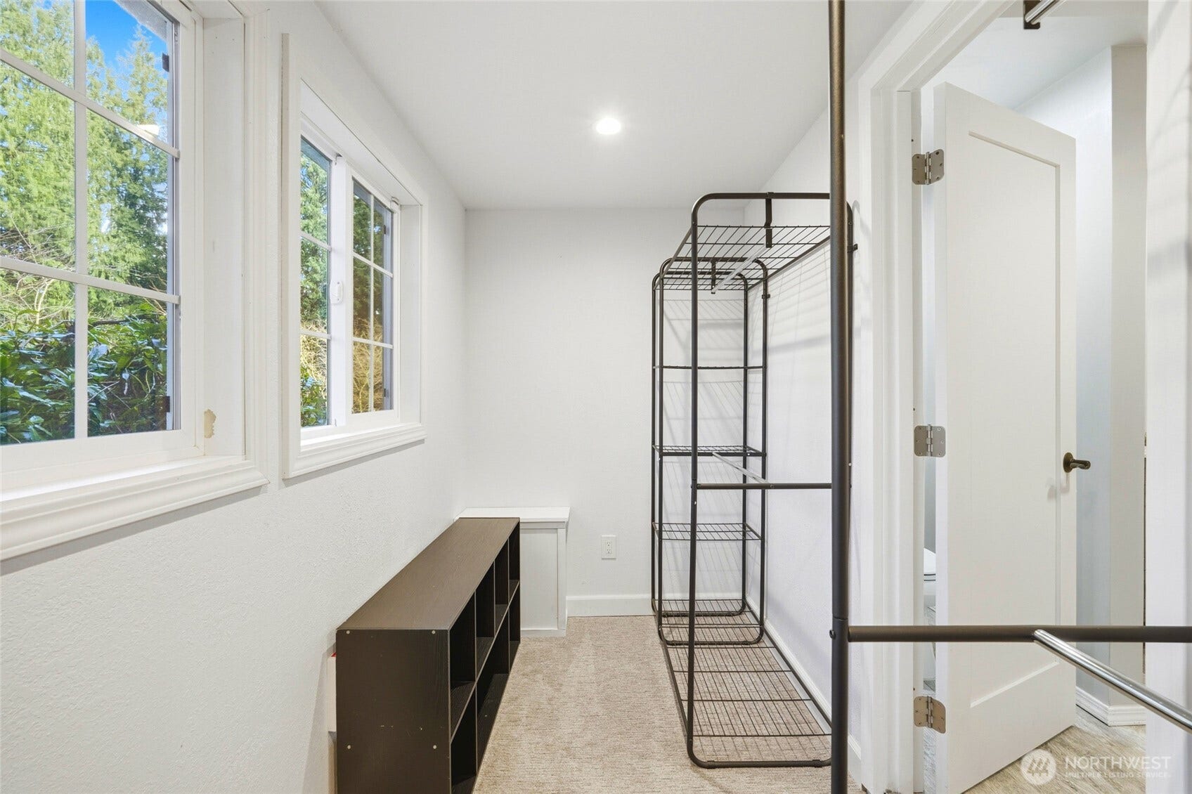 16714 SE Newport Way, Bellevue, WA 98006 Walk in Closet!