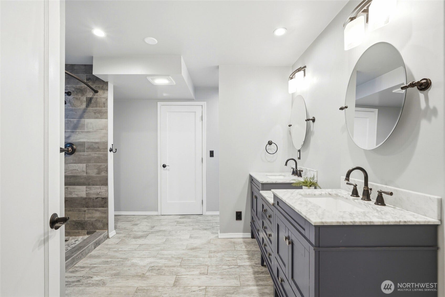 16714 SE Newport Way, Bellevue, WA 98006 Updated Master Bath!