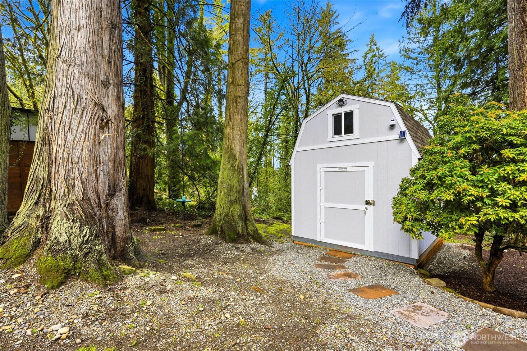 16714 SE Newport Way, Bellevue, WA 98006 Spacious storage shed stays!