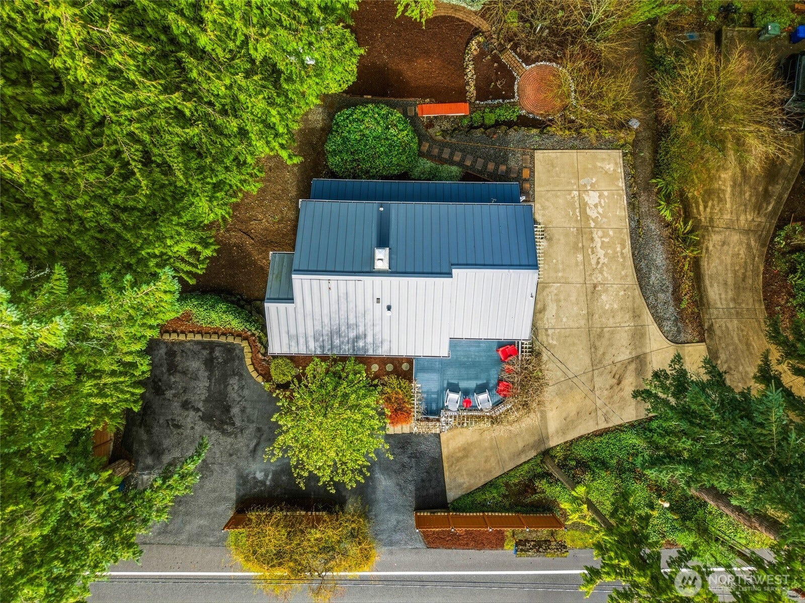 16714 SE Newport Way, Bellevue, WA 98006 Stunning property! No HOA! RV parking! Circular driveway!