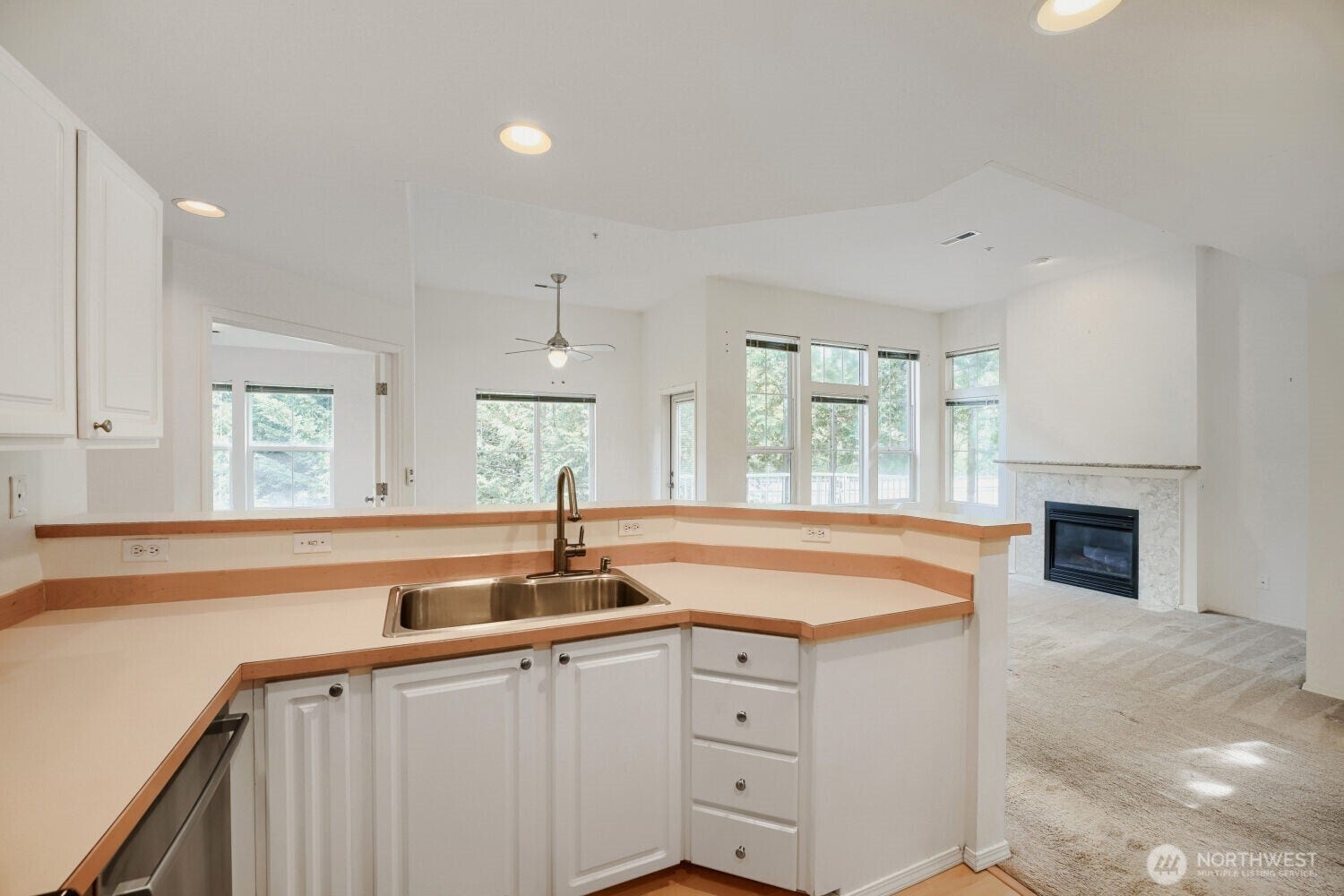 23735 SE Summerhill Lane, Issaquah, WA 98029 23735 SE Summerhill Lane, Issaquah, WA 98029