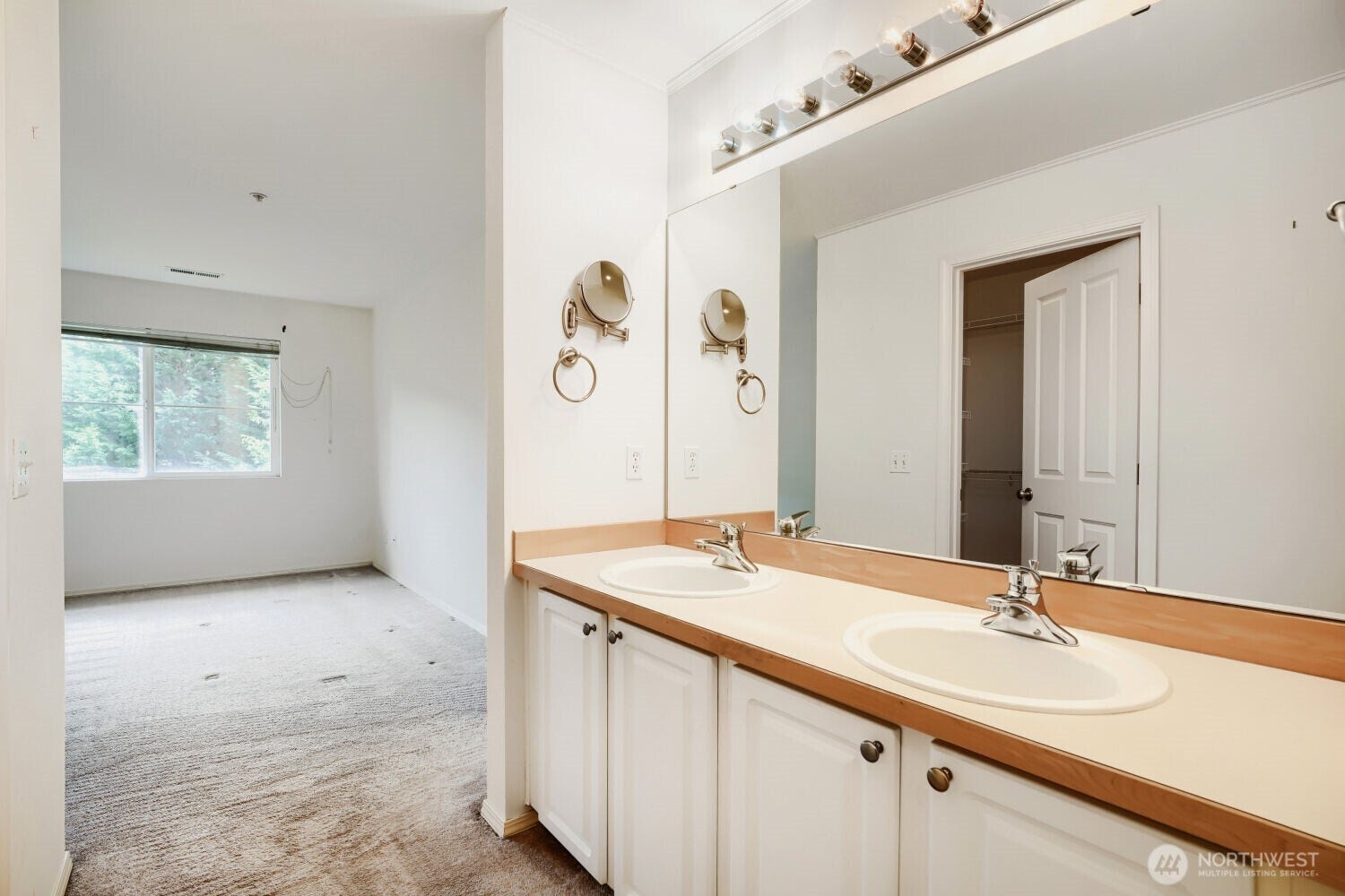 23735 SE Summerhill Lane, Issaquah, WA 98029 23735 SE Summerhill Lane, Issaquah, WA 98029
