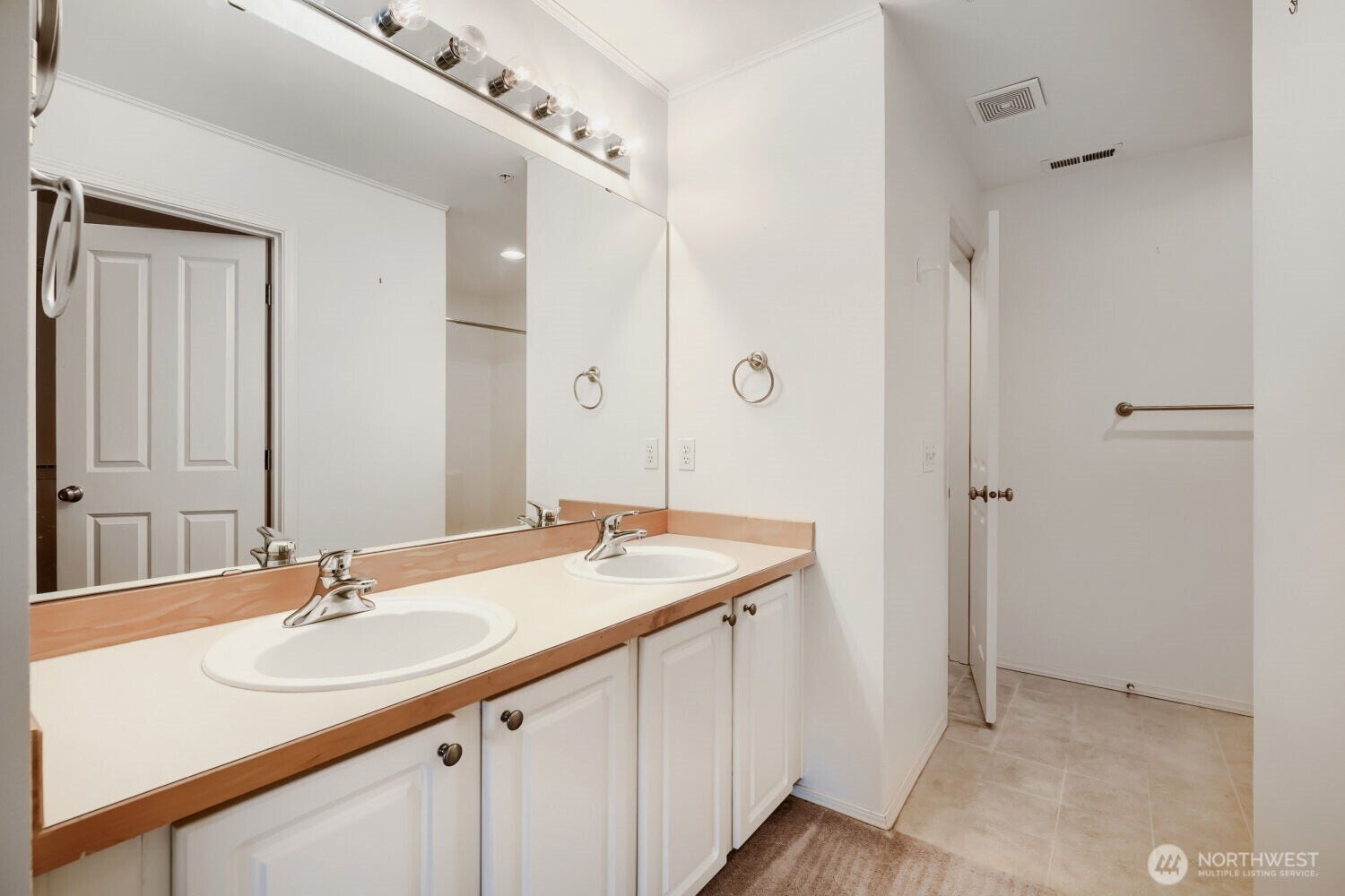 23735 SE Summerhill Lane, Issaquah, WA 98029 23735 SE Summerhill Lane, Issaquah, WA 98029