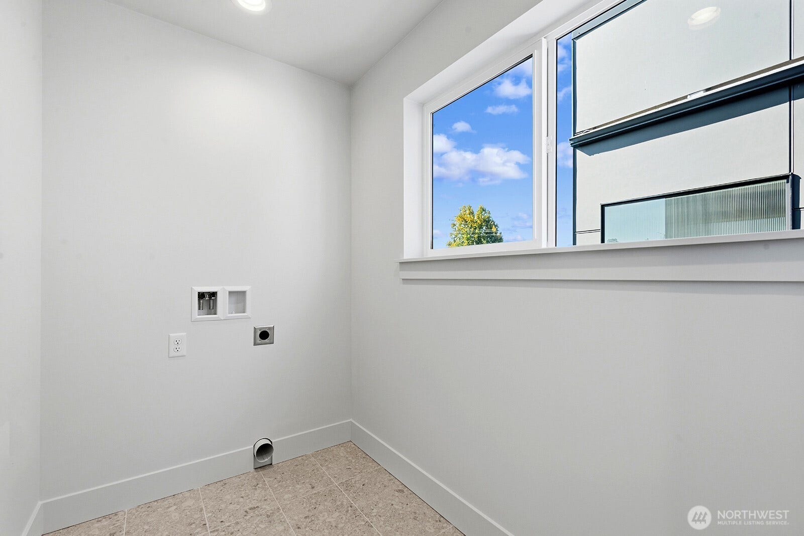 4328 Woodlawn Avenue N, #A, Seattle, WA 98103 Spacious and dedicated laundry room!