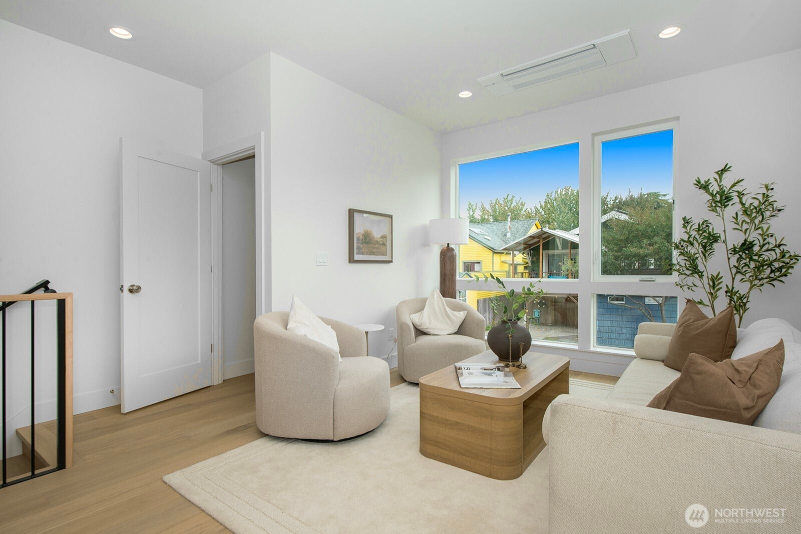 4328 Woodlawn Avenue N, #A, Seattle, WA 98103 4328 Woodlawn Avenue N, #A, Seattle, WA 98103