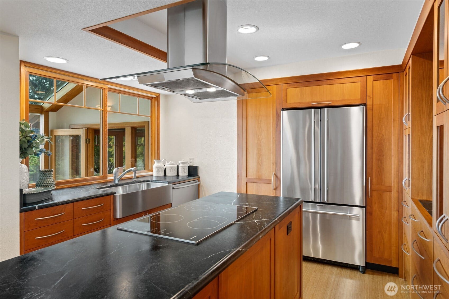 9796 NE Murden Cove Drive, Bainbridge Island, WA 98110 9796 NE Murden Cove Drive, Bainbridge Island, WA 98110