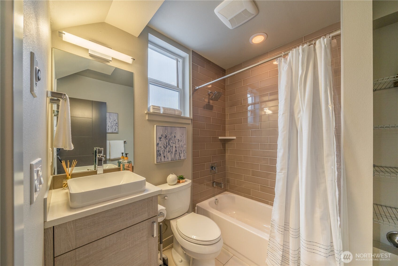6211 A 9th Avenue NE, Seattle, WA 98115